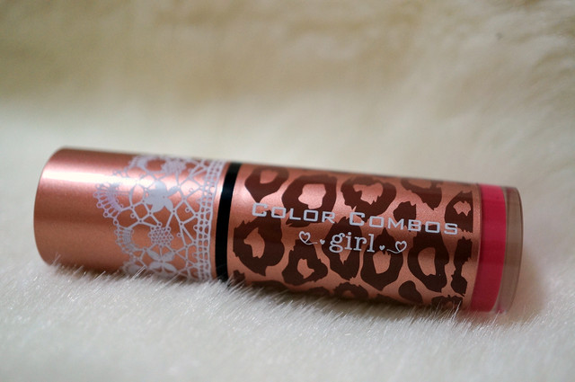 全新包裝．莎莎開架Color Combos礦物潤彩唇膏