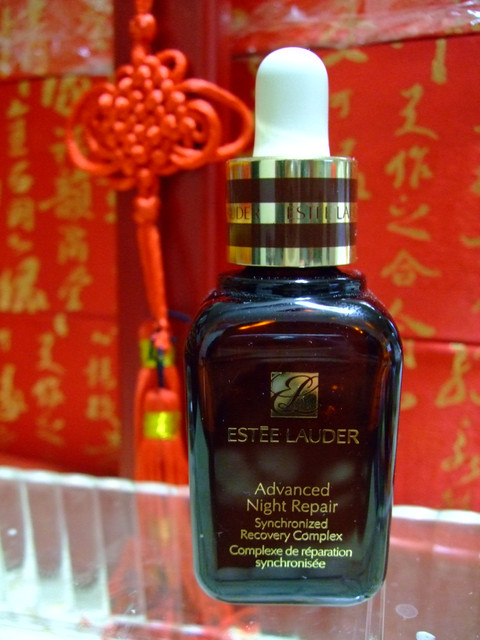 過年必備好氣色．雅詩蘭黛DNA特潤修護露（偷渡水?天使保濕凝霜）