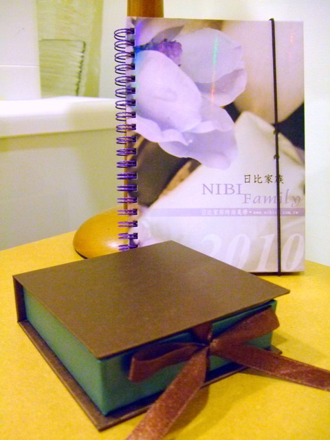 日比家族☆桌曆型手札＆SISLEY盒裝便條紙