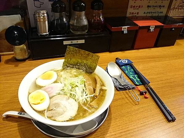 甲你挾牢牢★環保竹炭嵌合筷×Keith純鈦折疊湯匙